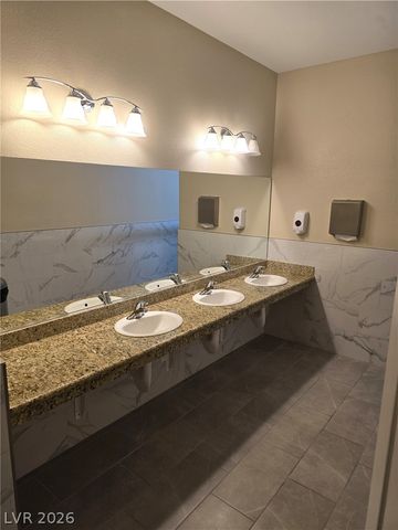 4437 Dover Straight Street 301, Las Vegas, NV 89115