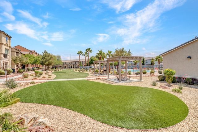 4437 Dover Straight Street 301, Las Vegas, NV 89115