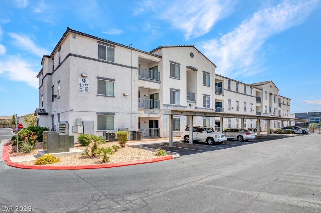 4437 Dover Straight Street 301, Las Vegas, NV 89115