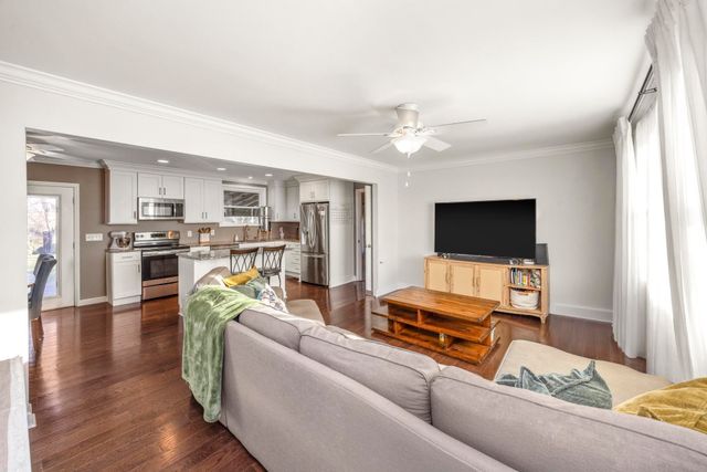 2013 Alpine Dr, Columbia, TN 38401