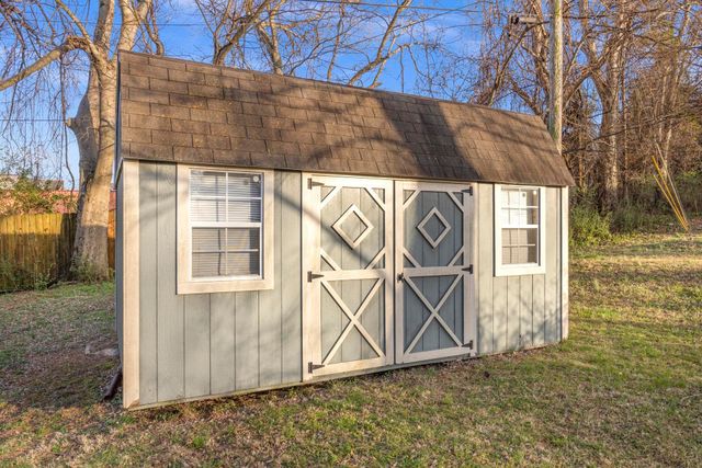 2013 Alpine Dr, Columbia, TN 38401