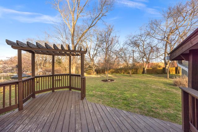 2013 Alpine Dr, Columbia, TN 38401