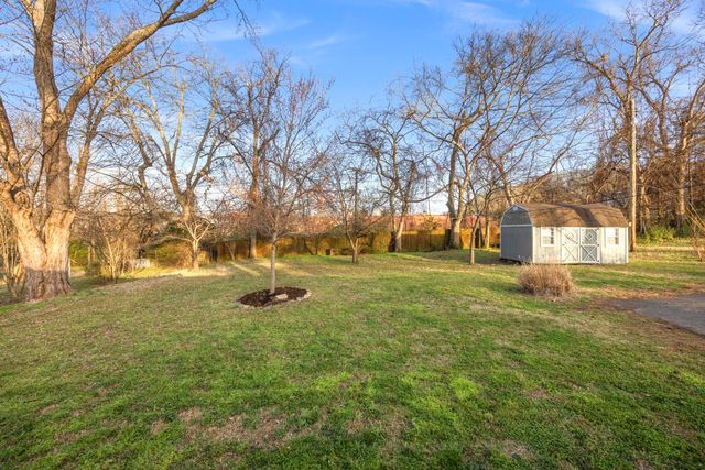 2013 Alpine Dr, Columbia, TN 38401