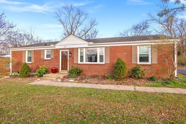 2013 Alpine Dr, Columbia, TN 38401