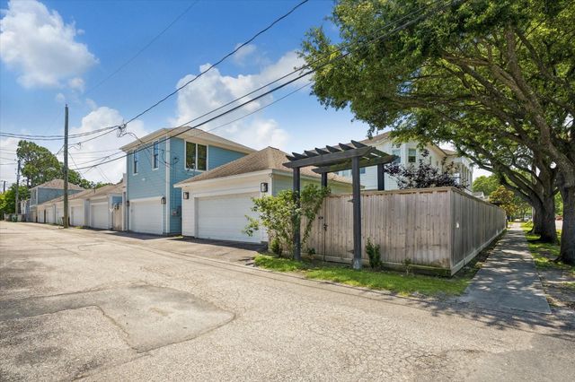 345 W 16th Street, Houston, TX 77008