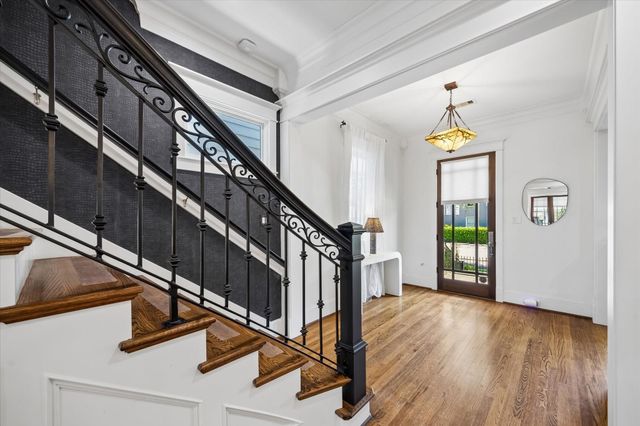 345 W 16th Street, Houston, TX 77008