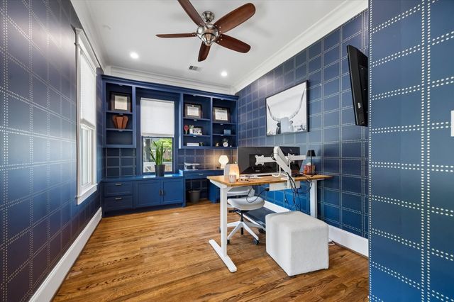 345 W 16th Street, Houston, TX 77008