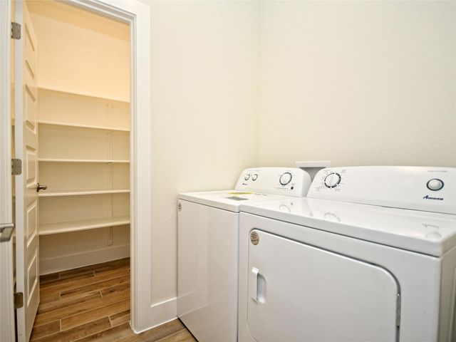 406 Parkline DR, Georgetown, TX 78626