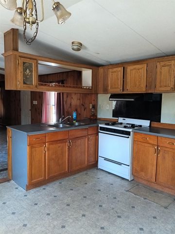 23 Deepwood Park, Brattleboro, VT 05301