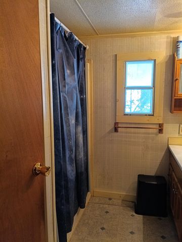 23 Deepwood Park, Brattleboro, VT 05301