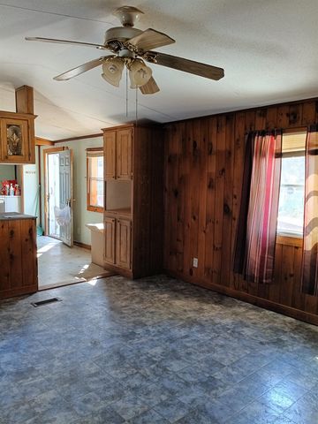 23 Deepwood Park, Brattleboro, VT 05301