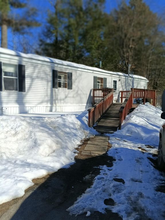 23 Deepwood Park, Brattleboro, VT 05301