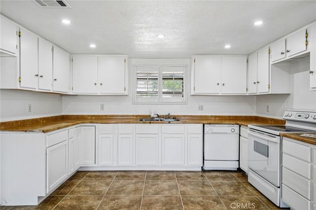 64903 Oakmount Avenue, Desert Hot Springs, CA 92240