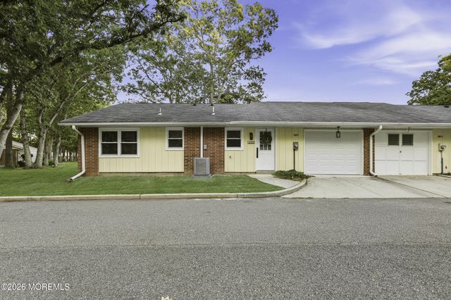 133D Farrington Court, Lakewood, NJ 08701