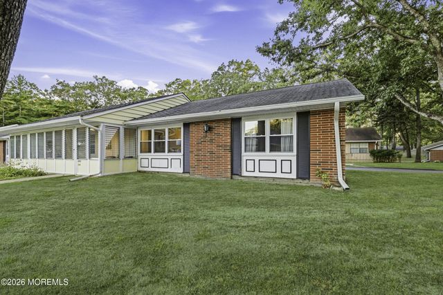 133D Farrington Court, Lakewood, NJ 08701