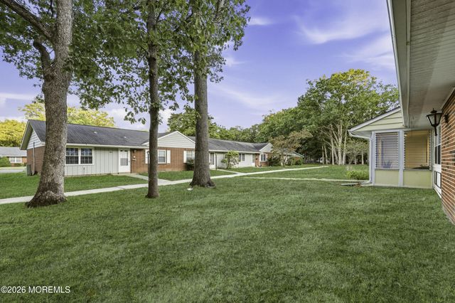 133D Farrington Court, Lakewood, NJ 08701