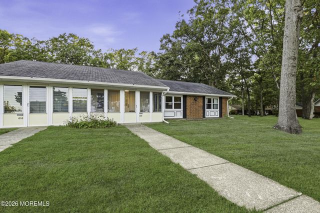 133D Farrington Court, Lakewood, NJ 08701