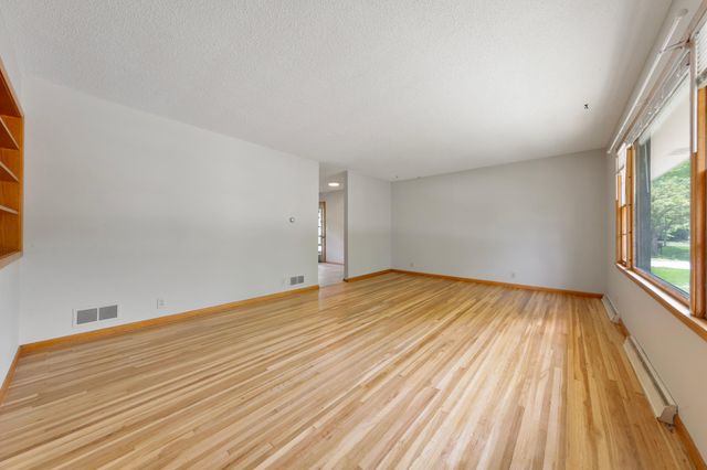 311 7th Street E, Northfield, MN 55057