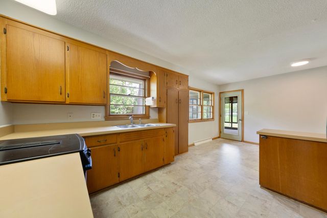 311 7th Street E, Northfield, MN 55057