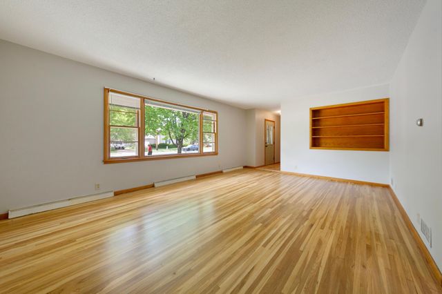 311 7th Street E, Northfield, MN 55057