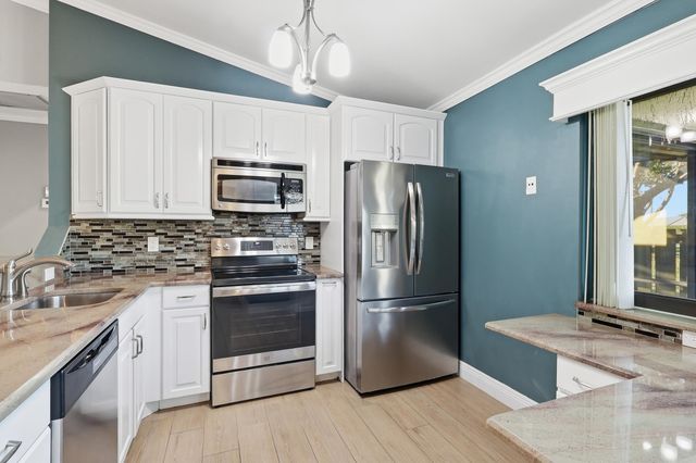 5694 Northpointe Lane, Boynton Beach, FL 33437