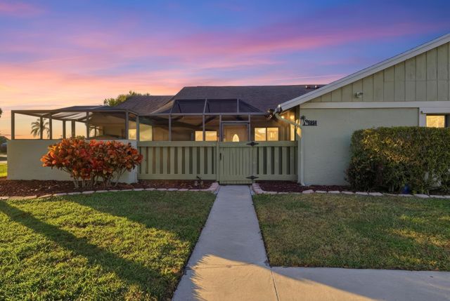 5694 Northpointe Lane, Boynton Beach, FL 33437