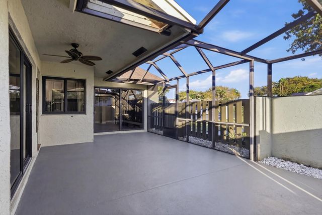 5694 Northpointe Lane, Boynton Beach, FL 33437