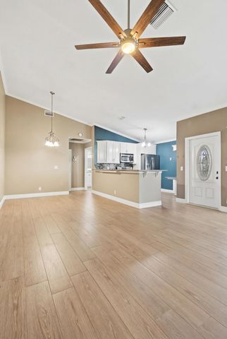 5694 Northpointe Lane, Boynton Beach, FL 33437