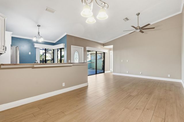 5694 Northpointe Lane, Boynton Beach, FL 33437