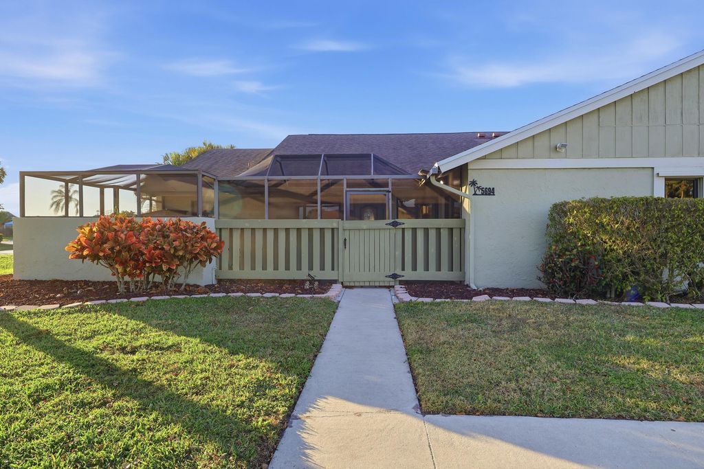 5694 Northpointe Lane, Boynton Beach, FL 33437