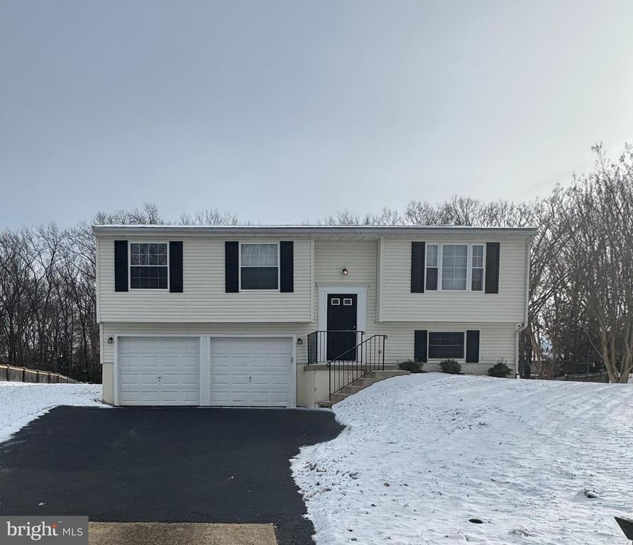 2352 IRONWOOD DR, Waldorf, MD 20601