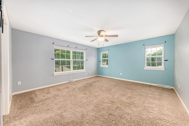 860 S Silver Lake STREET, Oconomowoc, WI 53066