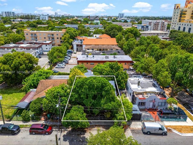210 SW 13th Avenue, Miami, FL 33135