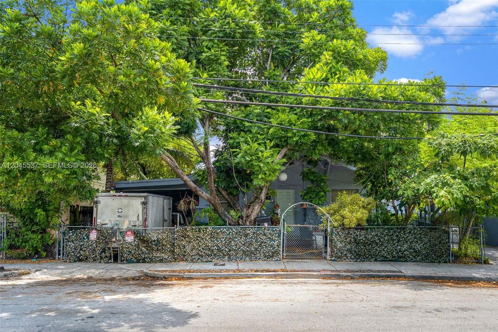 210 SW 13th Avenue, Miami, FL 33135