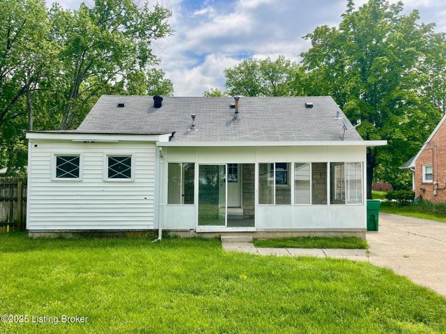 6112 Corinth Way, Louisville, KY 40219