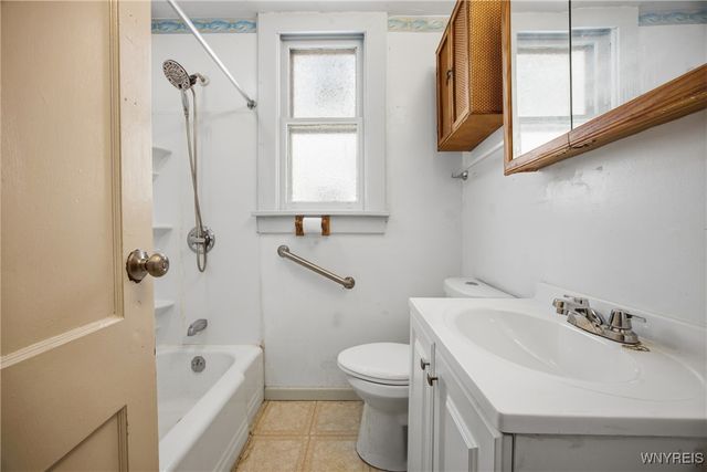 221 Newfield Street, Buffalo, NY 14207