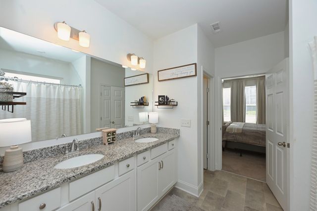 915 Nance Ln, Lebanon, TN 37087