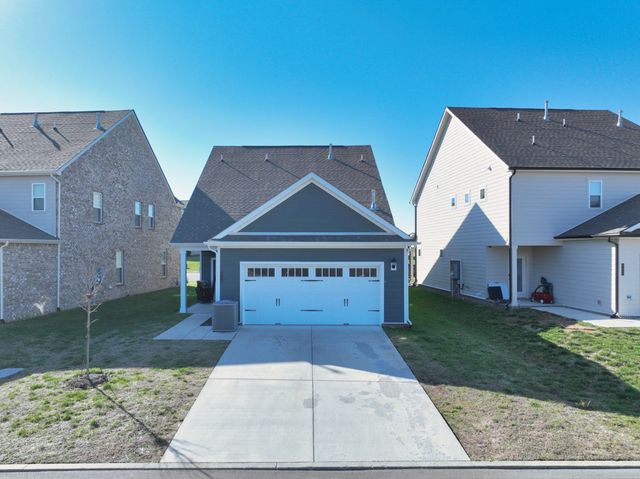 915 Nance Ln, Lebanon, TN 37087