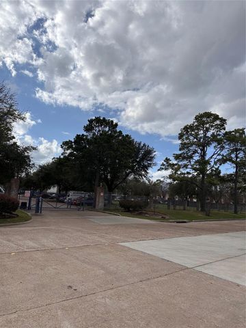 3900 Woodchase Drive 76, Houston, TX 77042