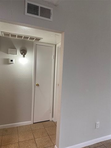 3900 Woodchase Drive 76, Houston, TX 77042