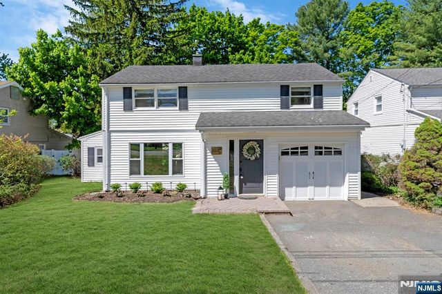 20 W Saddle River Road, Waldwick, NJ 07463