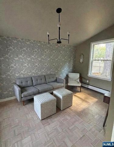 20 W Saddle River Road, Waldwick, NJ 07463