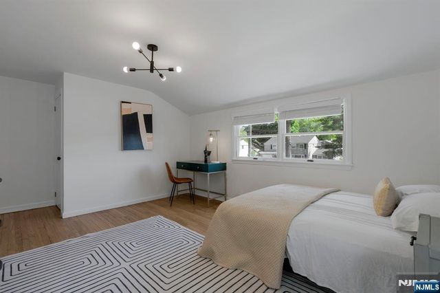 20 W Saddle River Road, Waldwick, NJ 07463