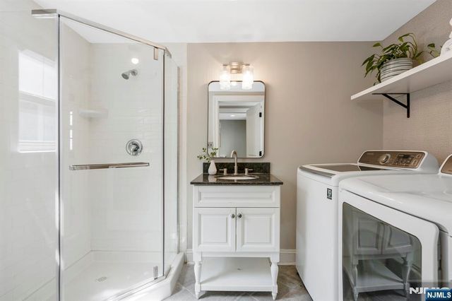 20 W Saddle River Road, Waldwick, NJ 07463
