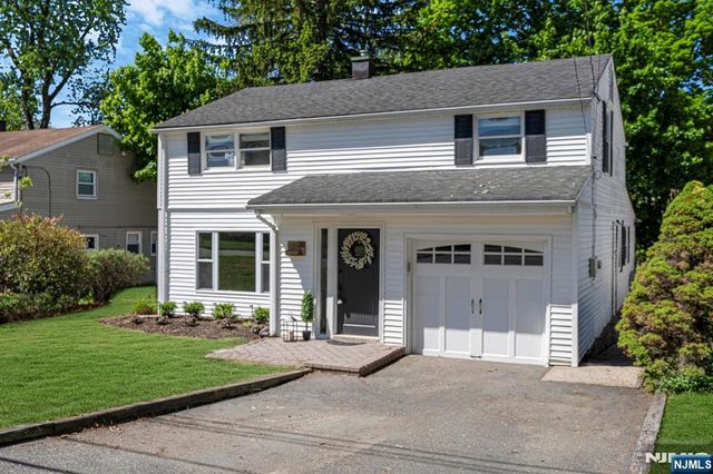 20 W Saddle River Road, Waldwick, NJ 07463