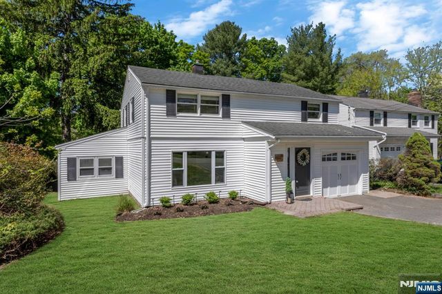 20 W Saddle River Road, Waldwick, NJ 07463