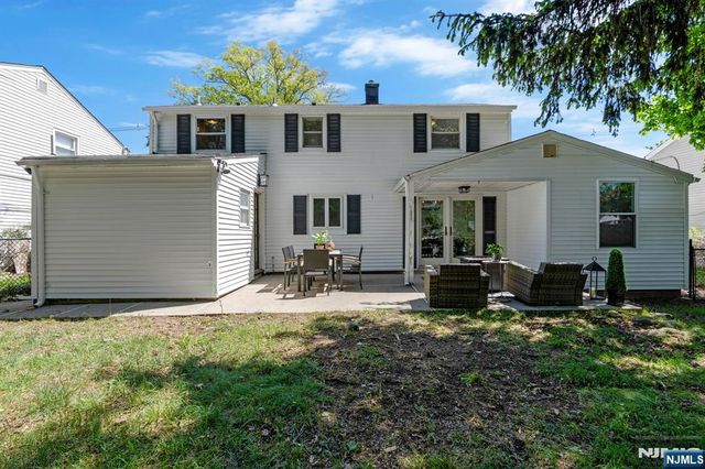 20 W Saddle River Road, Waldwick, NJ 07463