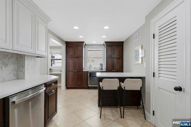 20 W Saddle River Road, Waldwick, NJ 07463