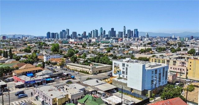 2116 S Central Avenue, Los Angeles, CA 90011