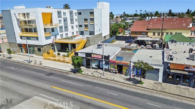 2116 S Central Avenue, Los Angeles, CA 90011
